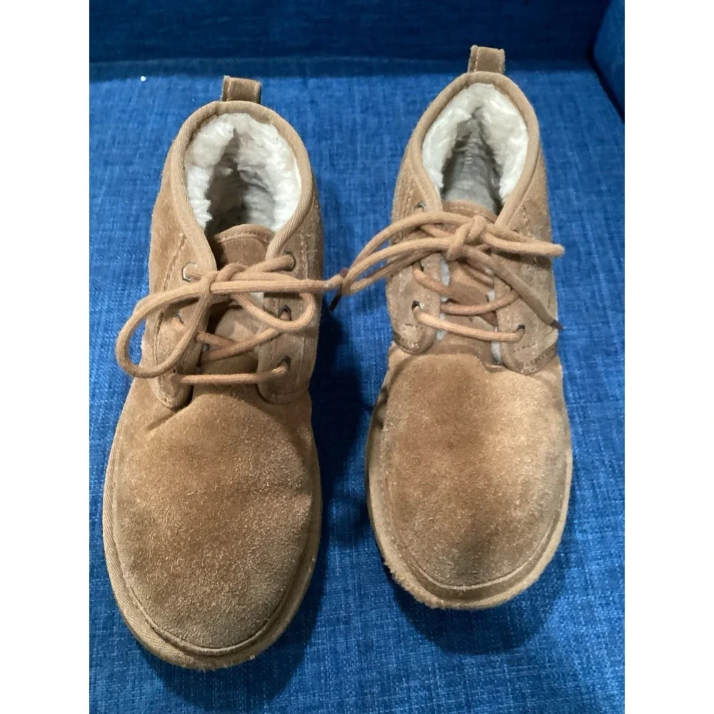 UGG Australia 3236 Neumel Boots for Men, Size 7 Chestnut